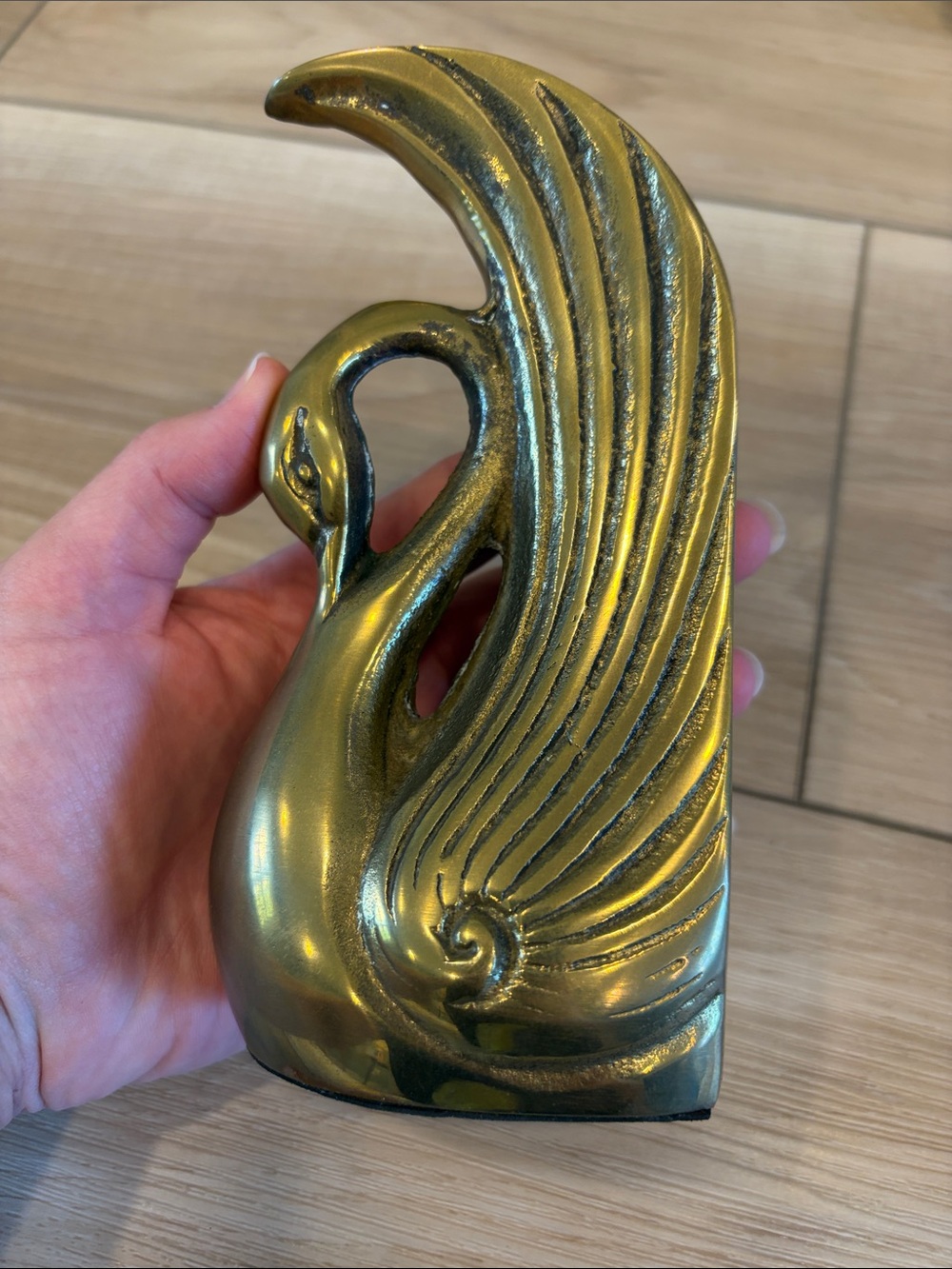 Elegant Brass Swan Sculpture - Decorative Home Accent
